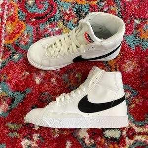 Nike Blazer Mid 77